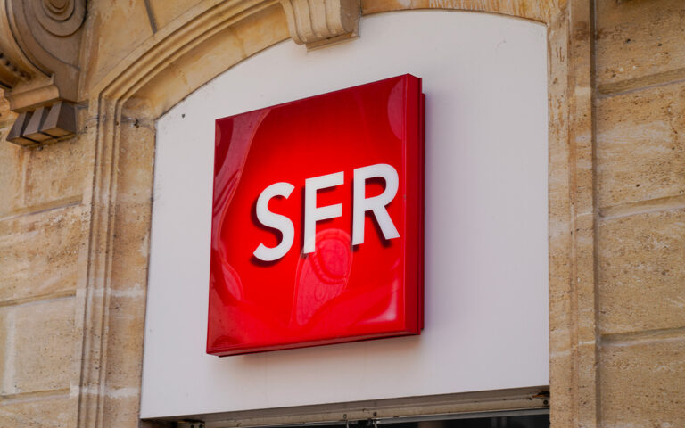 La fin de SFR : comment Orange, Free et Bouygues se partagent l&rsquo;opérateur historique
