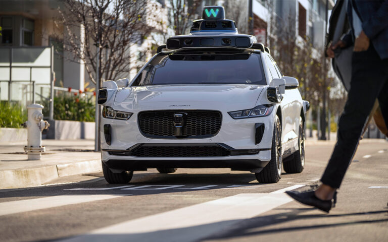 Waymo révolutionne le recyclage des batteries de ses véhicules autonomes