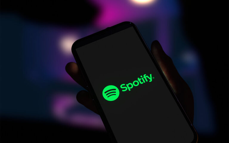 Spotify change de cap : la plateforme va-t-elle enfin freiner l’invasion des faux artistes ?
