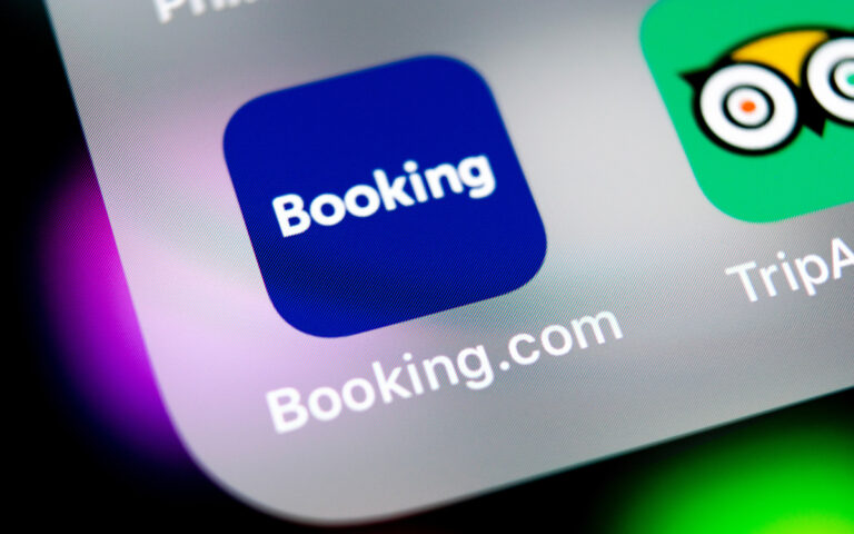 L’Union européenne lance un audit sans précédent contre Booking : les pratiques frauduleuses sous le microscope