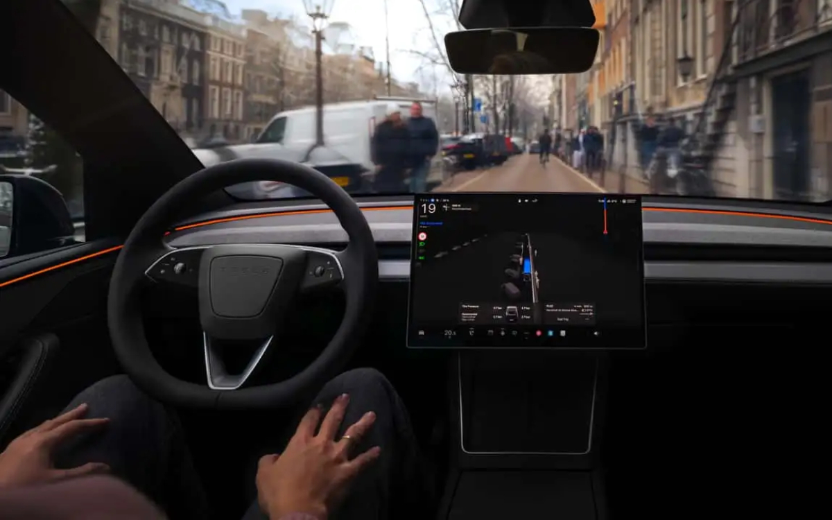 Le mode autonome Tesla FSD : quand l’usager s’endort au volant et que la voiture fonce vers des policiers