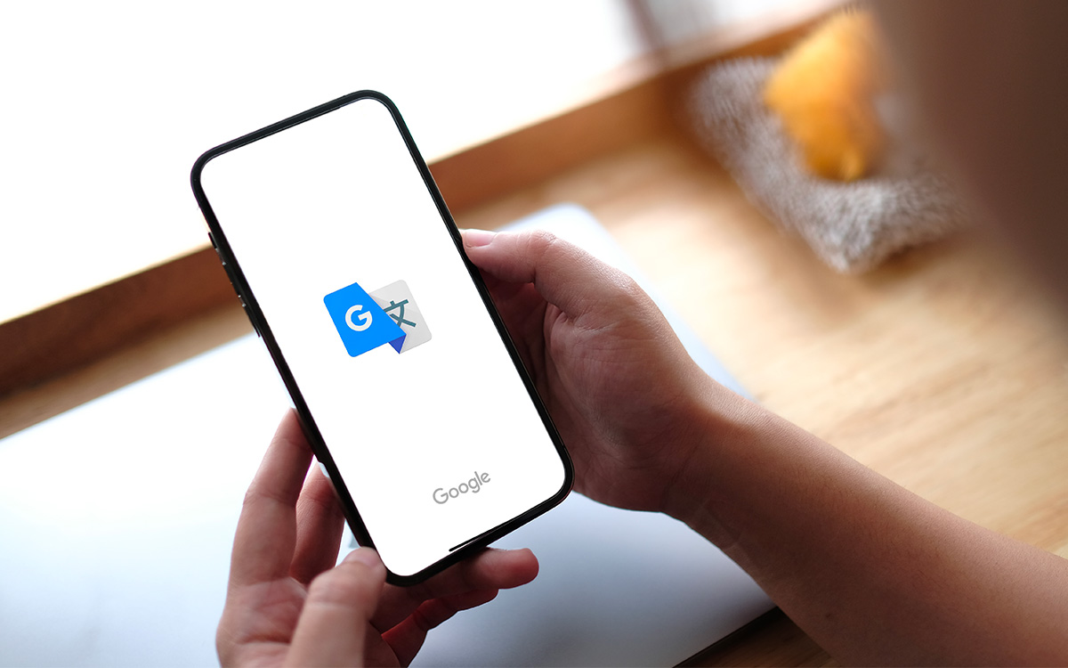 Google Traduction révolutionne vos échanges : l’IA supprime les mots parasites pour des conversations fluides