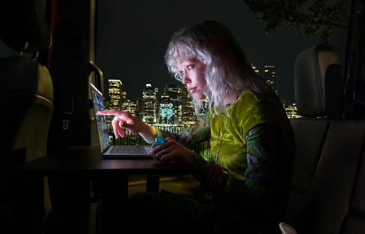# Apple révolutionne les MacBook Pro : découvrez le premier modèle OLED tactile avec écran PROLED XDR