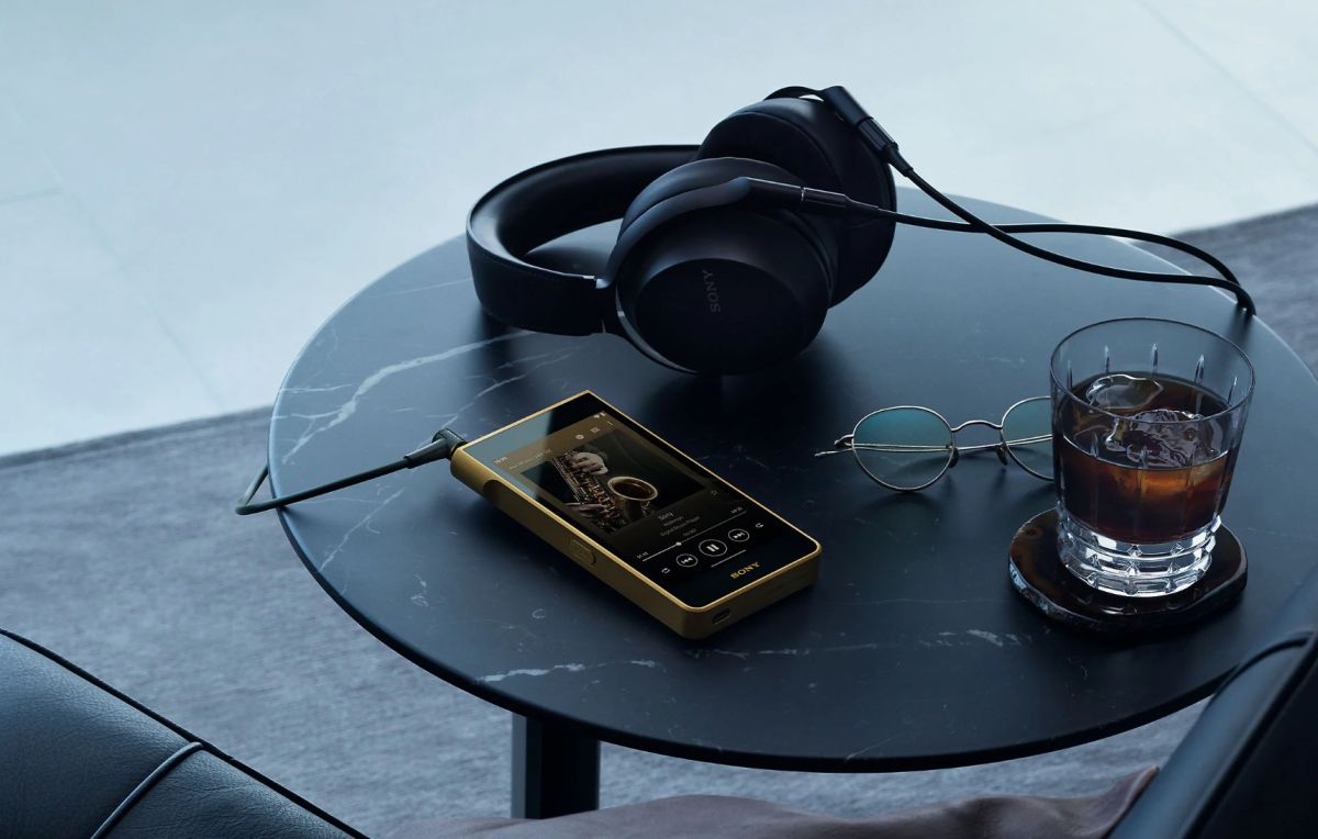 Le Walkman légendaire refait surface : Sony lance un modèle plaqué or à 5 000 euros, un hommage luxueux à l’ère analogique